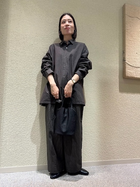 「かぐれ（カグレ）のコットン2タックパンツ（その他パンツ、グレー系）」を使った、takagi naoさん（レディース・165cm）の冬コーディネート