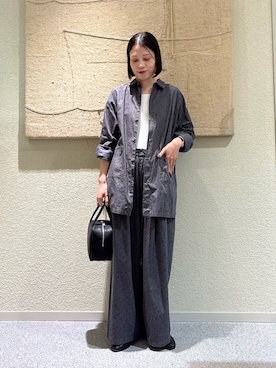 「かぐれ（カグレ）の花柄オーバーダイシャツ（シャツ/ブラウス、グレー系）」を使った、takagi naoさん（レディース・165cm）の秋コーディネート