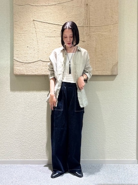 「かぐれ（カグレ）のコットンリネンガーメントダイシャツ（シャツ/ブラウス、グリーン系）」を使った、takagi naoさん（レディース・165cm）の秋コーディネート