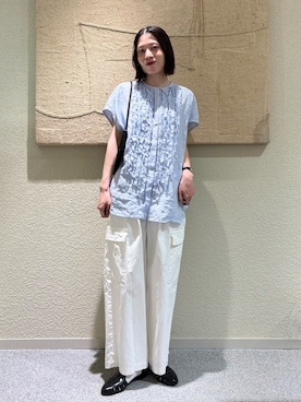 「かぐれ（カグレ）のユーティリティーイージーパンツ（その他パンツ、ホワイト系）」を使った、takagi naoさん（レディース・165cm）の春コーディネート