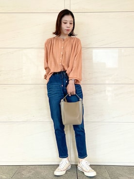 「Moname（モナーム）のアイテム（パンツ）」を使った、takagi naoさん（レディース・165cm）の秋コーディネート