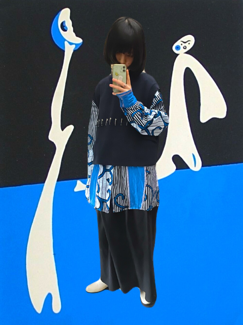 「helter skelterのアイテム（パンツ、ブルー系）」を使った、tさん（レディース・159cm）の冬コーディネートの1枚目の写真