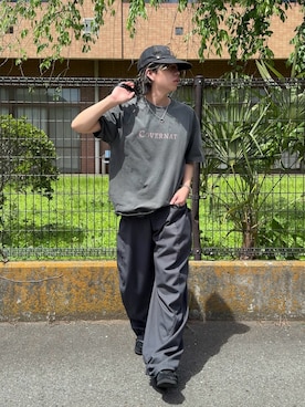 「Knuth Marf（クヌースマーフ）のKnuth Marf tuck design denim pants（デニムパンツ、グレー系）」を使った、みっち~さん（メンズ・165cm）の春コーディネート