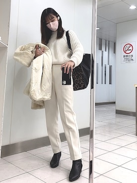 「オールホワイト」｜「アイテム（PC・スマホグッズ/家電）」を使った、ひみこさん（レディース・160cm）の冬コーディネート