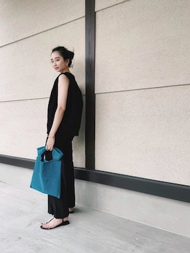 「Solace（ソレイス）のアイテム（パンツ）」を使った、TOMOKAさん（レディース・162cm）の夏コーディネート