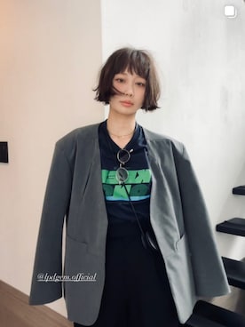 「アイテム（ノーカラージャケット）」を使った、TOMOKAさん（レディース・162cm）の秋コーディネート