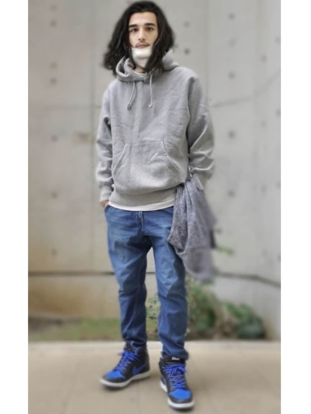 「GUのアイテム（パーカー、グレー系）」を使った、ssnhrsさん（メンズ・173cm）の冬コーディネートの1枚目の写真