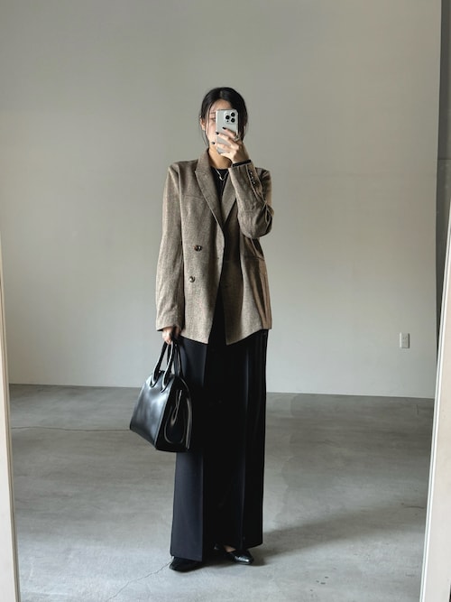 MOCA officeyuriさんのテーラードジャケットを使ったコーディネート