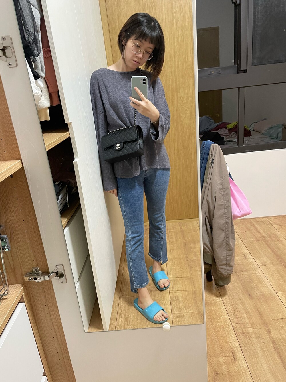 CHANELのポーチを使った人気ファッションコーディネート - WEAR