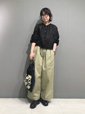 「かぐれ（カグレ）のHARi　GIANT TROUSER（その他パンツ、ベージュ系）」を使った、yoshidadaさん（レディース・162cm）の夏コーディネート
