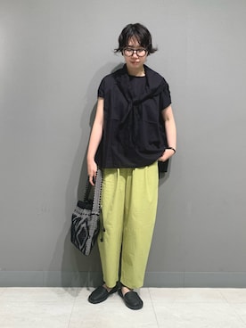 「かぐれ（カグレ）のエンブロイダリースカーフブラウス（シャツ/ブラウス、ブラック系）」を使った、yoshidadaさん（レディース・162cm）の夏コーディネート