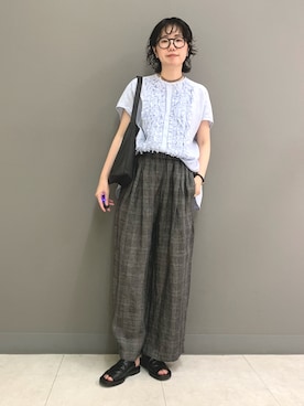 「かぐれ（カグレ）のリネンフリルフレンチシャツ（シャツ/ブラウス、ブルー系）」を使った、yoshidadaさん（レディース・162cm）の夏コーディネート
