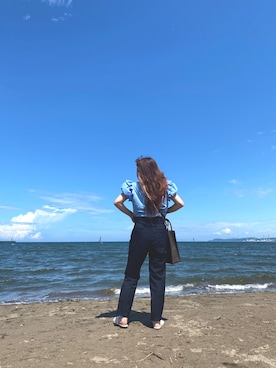 「海」｜「アイテム（スラックス）」を使った、せりあさん（レディース・156cm）の秋コーディネート