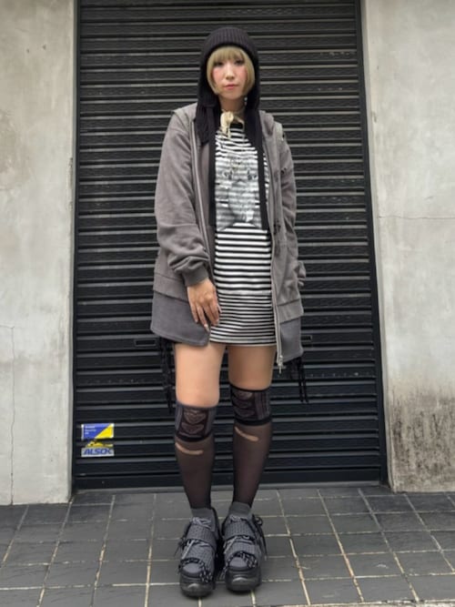 TATTERED ZIP フーディー