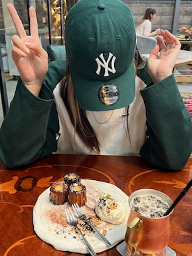 「ワンポイント」｜「アイテム（アクセサリー）」を使った、希さん（レディース・163cm）の秋コーディネート