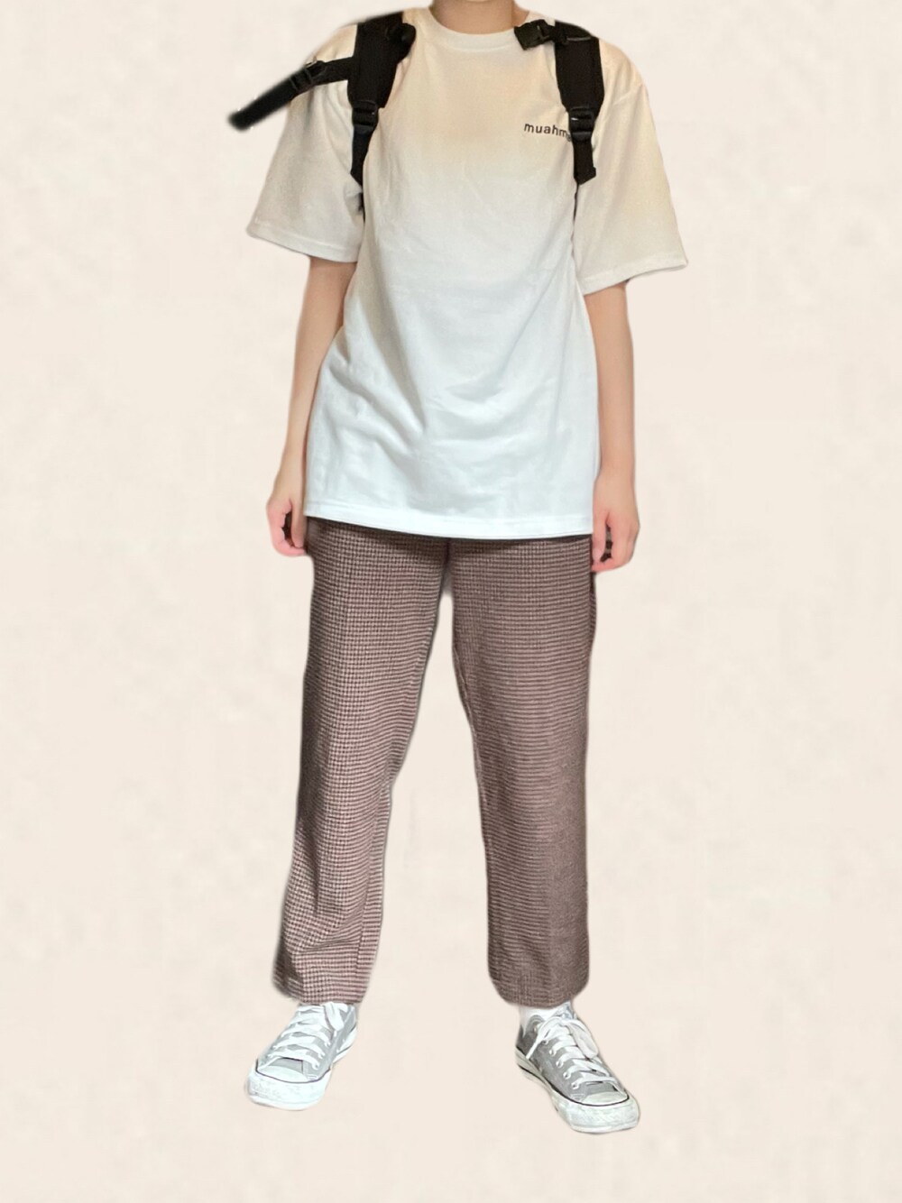 「UNIQLOのアイテム（パンツ、ブラウン系）」を使った、モモモさん（レディース・161cm）の秋コーディネートの1枚目の写真