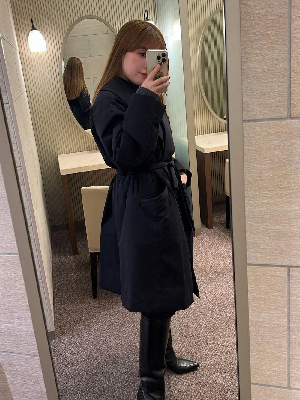 「Mila Owenのアイテム（パンツ、ブラック系）」を使った、Manaeさん（レディース・155cm）の冬コーディネートの1枚目の写真