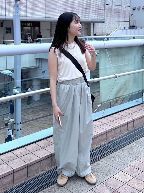プリーツ プリーズ イッセイ ミヤケの“塩味”着想ウェア、ブルー