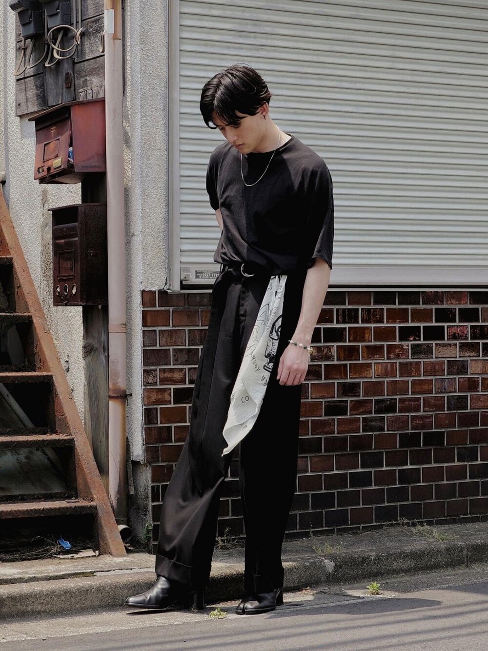 「hype、Maison Margiela、ZARA、COS、LiNoH、ワントーンコーデ」｜「HYPEの【HYPE】ハイプ/ ボックスチェーン ネックレス/50cm,55cm,60cm（ネックレス、シルバー系）」を使った、Kyoheiさん（メンズ・174cm）の夏コーディネートの1枚目の写真