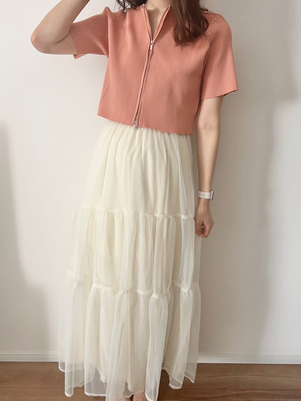「夏コーデ、シンプルコーデ、休日コーデ、mystic」｜「mysticの【mysticカラー】半袖Wジップニット（ニット/セーター、オレンジ系）」を使った、ちぇるさん（レディース・165cm）の夏コーディネートの1枚目の写真
