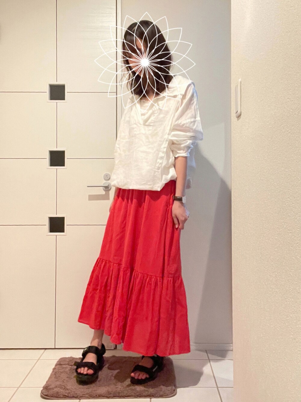 「夏コーデ、niko and ...、赤、白、プチプラコーデ」｜「niko and...の麻混ワッシャ襟プルオーバーブラウス（シャツ/ブラウス、ホワイト系）」を使った、ちぇるさん（レディース・165cm）の夏コーディネートの1枚目の写真