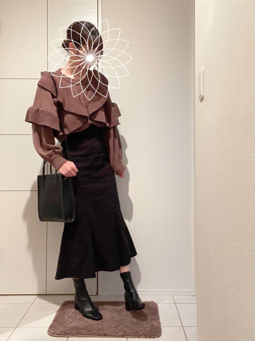 「ニット、ブーツ、冬コーデ、マーメイドスカート、プチプラコーデ」｜「Chicoの2way配色フリルニットカーディガン（ニット/セーター、ブラウン系）」を使った、ちぇるさん（レディース・165cm）の秋コーディネートの1枚目の写真