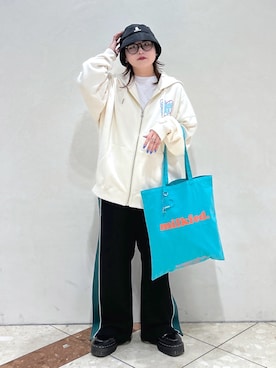 もみじさんの「FLAT LIGHTTOTE COOPER OUI LOGO」を使ったコーディネート