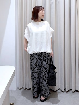 「Elura（エルーラ）の≪イージーケア・速乾≫サラサラサマーフレンチコンビTシャツ/451128（Tシャツ/カットソー、ホワイト系）」を使った、かわこさん（レディース）の夏コーディネート