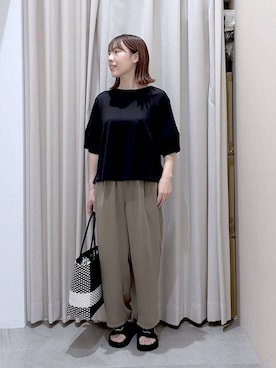 「Elura（エルーラ）の汗ジミ軽減ブラウスTシャツ/1032364（Tシャツ/カットソー、ブラック系）」を使った、かわこさん（レディース）の夏コーディネート