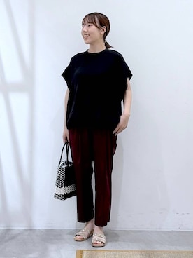 「Elura（エルーラ）の≪イージーケア・速乾≫サラサラサマーフレンチコンビTシャツ/451128（Tシャツ/カットソー、ブラック系）」を使った、かわこさん（レディース）の夏コーディネート