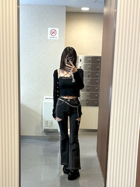 「EATME（イートミー）のBACKリボンカットアウトデニムパンツ（デニムパンツ、ブラック系）」を使った、deyilanniさん（レディース・166cm）の秋コーディネート