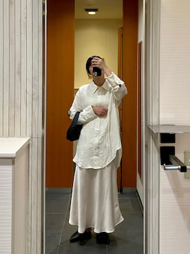 「H&M（エイチ・アンド・エム）のアイテム（シャツ/ブラウス）」を使った、kmさん（レディース・163cm）の春コーディネート