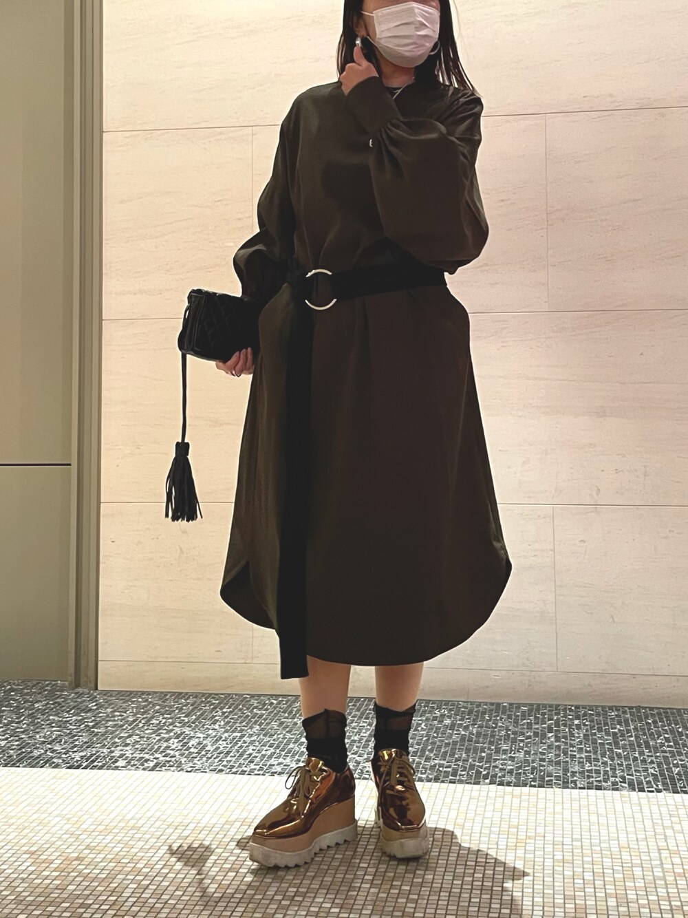 「support surfaceのアイテム（ワンピース、グリーン系）」を使った、mikiさん（レディース・158cm）の冬コーディネートの1枚目の写真