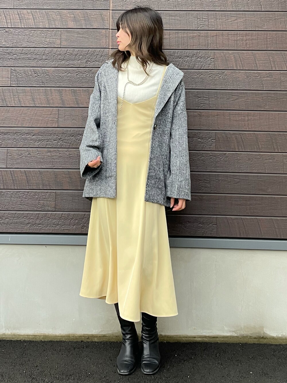 「私の推しブランド、冬コーデ、大人コーデ、SLURR、休日スタイル、プチプラ、ショートコート、カットソー、マーメイド、ワンピース、ショートブーツ、高身長コーデ、骨格ナチュラル」｜「ELENCARE DUEの・ELENCARE DUE ヘリンボーンショートコート＊（テーラードジャケット、ブラック系）」を使った、yokoyama_yuuuさん（レディース・173cm）の冬コーディネートの1枚目の写真