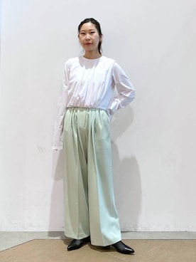 「人気アイテムをチェック！」｜「アイテム（スラックス）」を使った、なかじさん（レディース・165cm）の春コーディネート