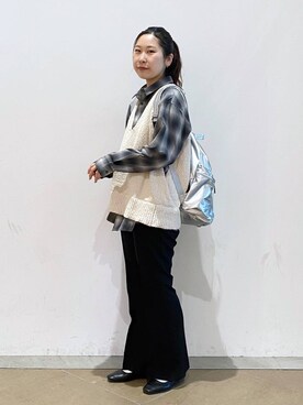 「アイテム（バックパック/リュック、シルバー系）」を使った、なかじさん（レディース・165cm）の春コーディネート