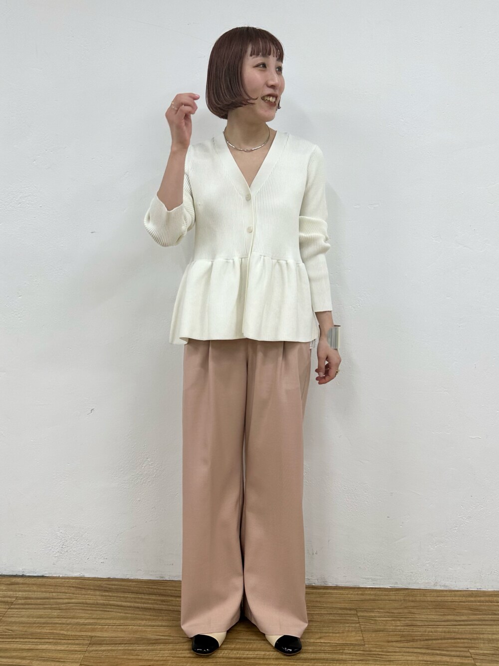 2wayライトペプラムカーディガンを使った人気ファッション