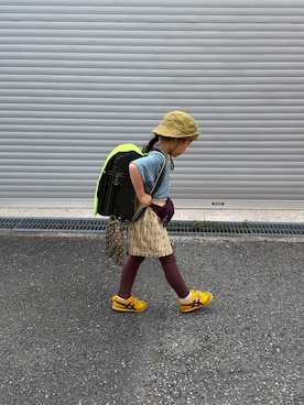 「Onitsuka Tiger（オニツカタイガー）のMEXICO 66 KIDS / メキシコ 66 キッズ（スニーカー、イエロー系）」を使った、hrhrtmさん（レディース・110cm）の秋コーディネート