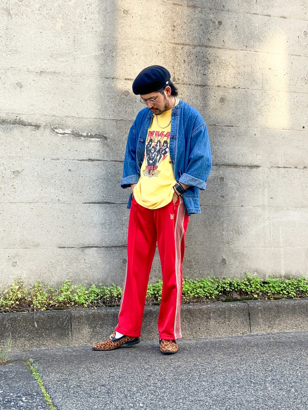 「このスタイルがお気に入り、夏コーデ、夏だ！Tシャツ着よう！、古着MIX、ビッグシルエット、オトナカジュアル、リラックススタイル、ラフ、ベレー帽、メガネ男子、トラックパンツ、ニードルズ、バンドカラーシャツ、ローファー、デニムジャケット」｜「CRIMIEのBERET CAP（ハンチング/ベレー帽、ブラック系）」を使った、トッキーさん（メンズ・176cm）の夏コーディネートの1枚目の写真