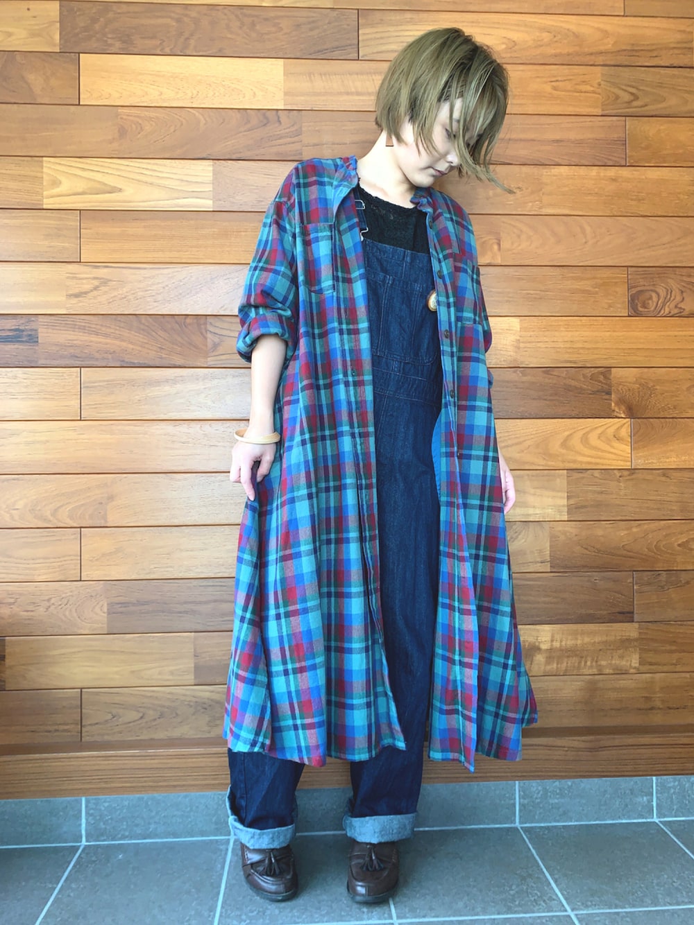 「チェック、サロペット、ローファー、大人カジュアル、シャツワンピ、チェックワンピース、秋服、studio clip、低身長コーデ、こぎん刺し、秋服準備はじめました、ラブアンドピース2021、チェック柄に恋してる」｜「haco!の歩きやすいタッセルローファー（ローファー、ブラウン系）」を使った、ziziさん（レディース・155cm）の秋コーディネートの1枚目の写真