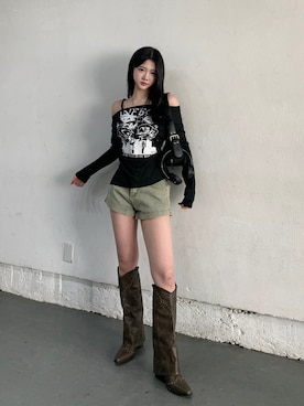 「アイテム（Tシャツ/カットソー、ブラック系）」を使った、lilfulさん（レディース・165cm）の秋コーディネート