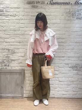 「オフホワイト」｜「アイテム（パンツ）」を使った、マユさん（レディース・162cm）の春コーディネート