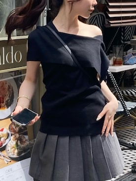 「by LEGNA（バイレグナ）のノースリーブ風  ケープデザインサマーニットトップス（ニット/セーター、ブラック系）」を使った、by LEGNAさん（レディース・157cm）の春コーディネート
