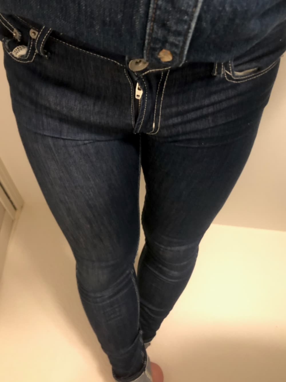 「GYDAのアイテム（デニムパンツ、その他）」を使った、GYDAさん（メンズ・170cm）の冬コーディネートの1枚目の写真