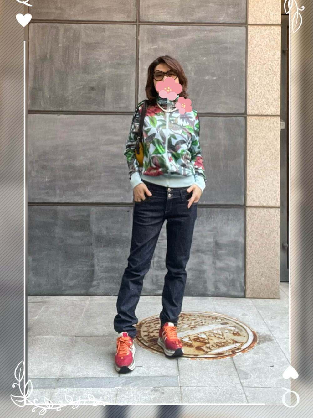 「SILVIAN HEACHのアイテム（デニムパンツ、ブルー系）」を使った、sflinさん（レディース・162cm）の春コーディネートの1枚目の写真