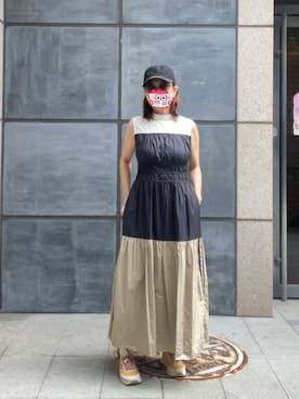 「アイテム（スニーカー、オレンジ系）」を使った、sflinさん（レディース・162cm）の秋コーディネート