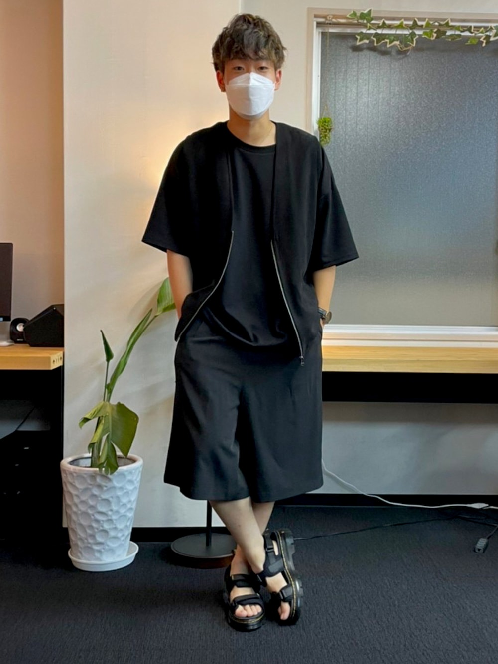 ひで｜Dr. Martensのサンダルを使ったコーディネート - WEAR