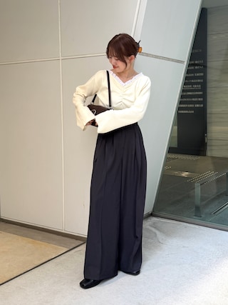 「Thevon(ゼボン)のフリルネックニットプルオーバー(ニット/セーター)」を使った、yunaさん(レディース・152cm)の秋コーディネート