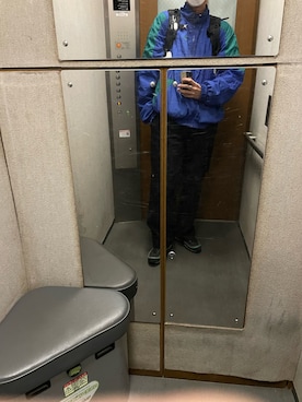 「NIKE（ナイキ）のアイテム（ナイロンジャケット）」を使った、Yzkさん（メンズ・184cm・20代）の冬コーディネート