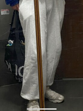「Chikashitsu +（チカシツプラス）のアイテム（スウェットパンツ）」を使った、Yzkさん（メンズ・184cm）の春コーディネート